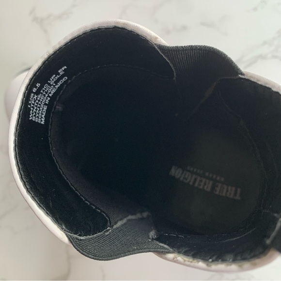 True Religion White Slip On Platform Heel Ankle Boots | Size 6.5 - Picture 4 of 7